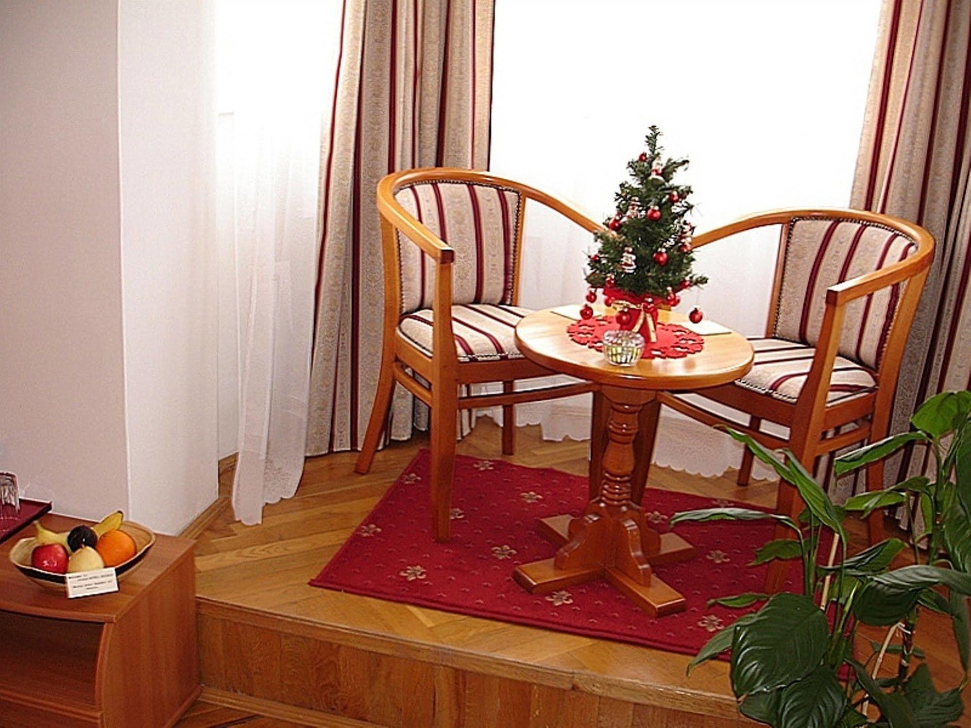 Villa-Hotel Escala كلوج-نابوكا المظهر الخارجي الصورة