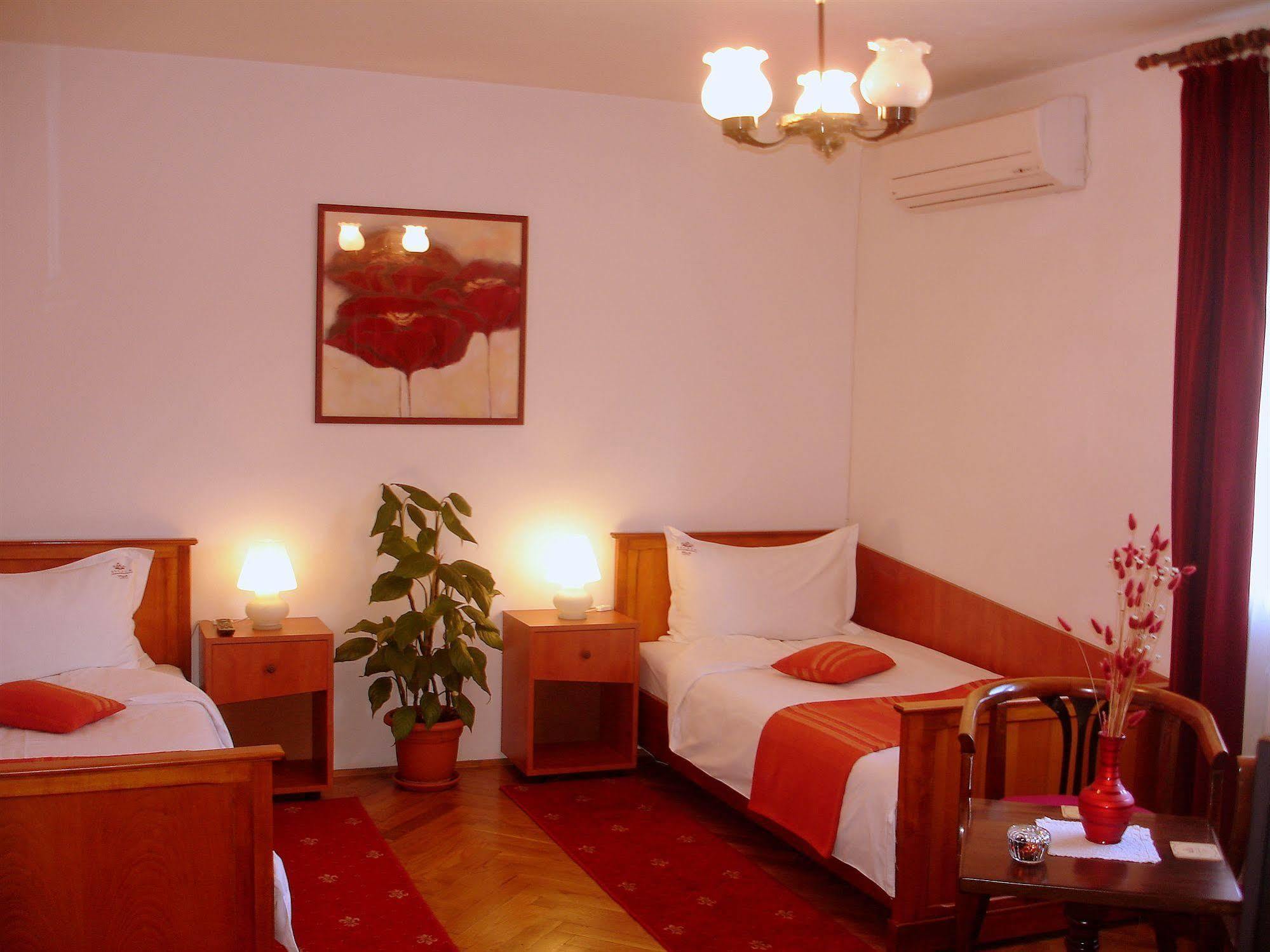 Villa-Hotel Escala كلوج-نابوكا المظهر الخارجي الصورة