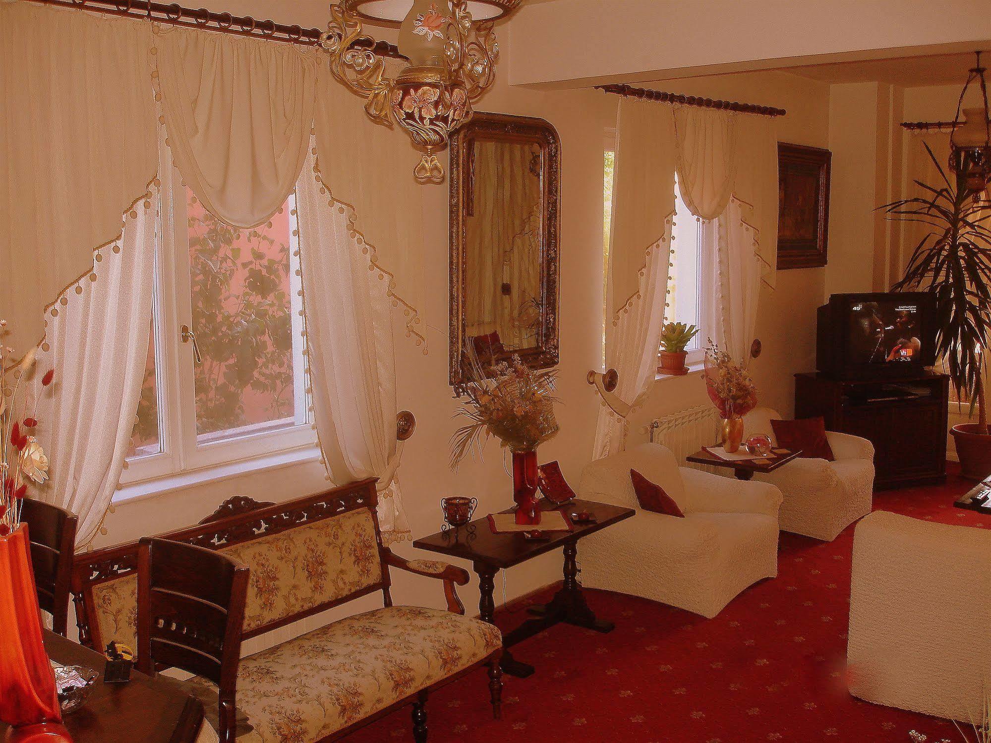 Villa-Hotel Escala كلوج-نابوكا المظهر الخارجي الصورة